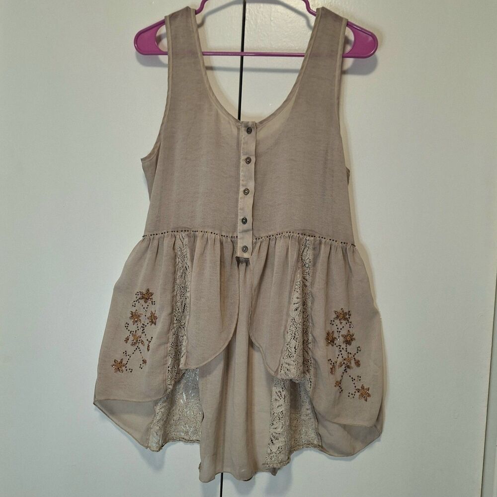 Gimmicks By BKE Sheer Beaded Floral & Crochet Top Large